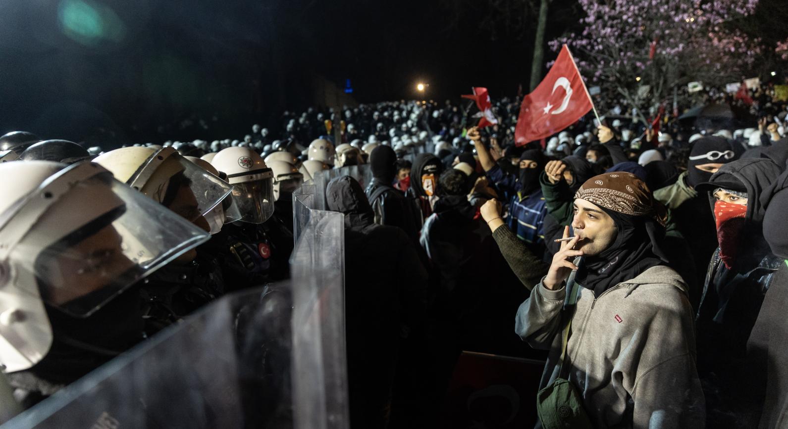 Turkiako oposizioak deitutako protesta bat Istanbulen, astelehenean. ERDEM SAHIN / EFE