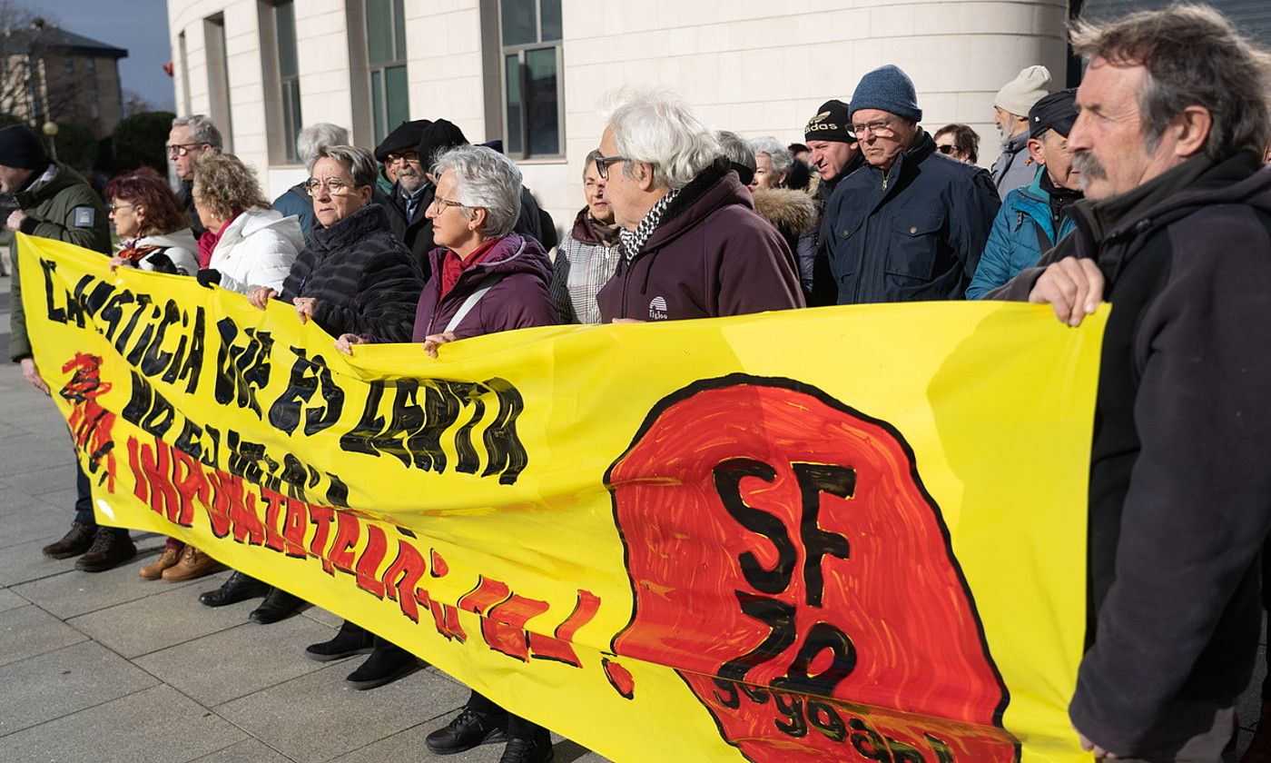Sanferminak 78 Gogoan-en protesta, atzo goizean. JAGOBA MANTEROLA / FOKU.