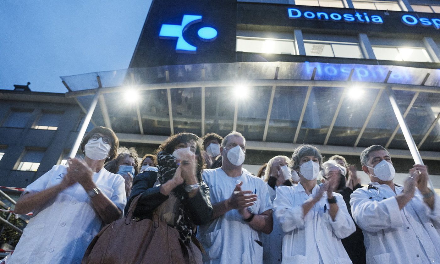 Donostia ospitaleko zerbitzuburuen protesta bat, abenduan. JON URBE / FOKU.