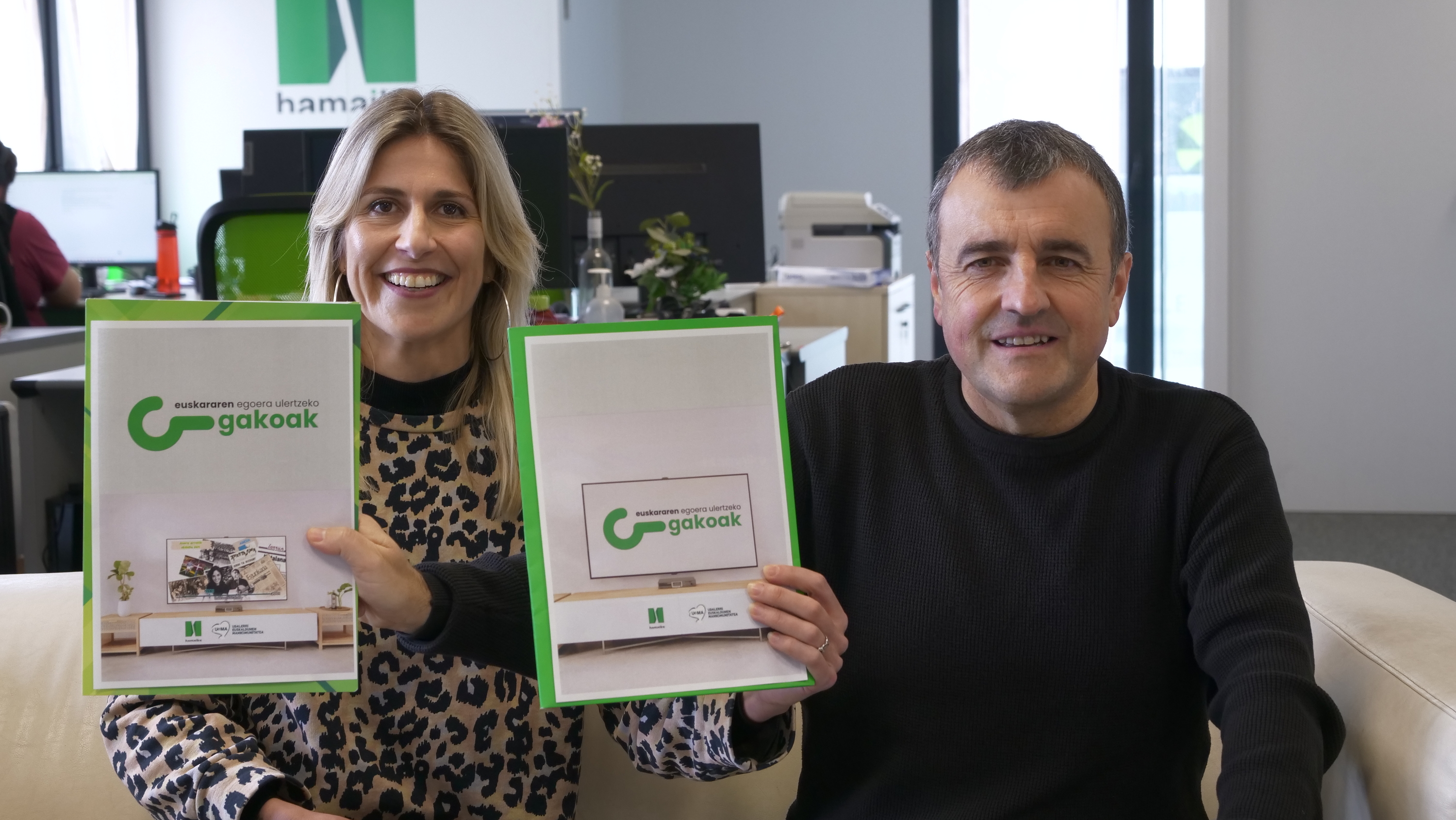 Ainhoa Jauregi eta Martin Aramendi, asteazkenean, Hamaika telebistan. HAMAIKA