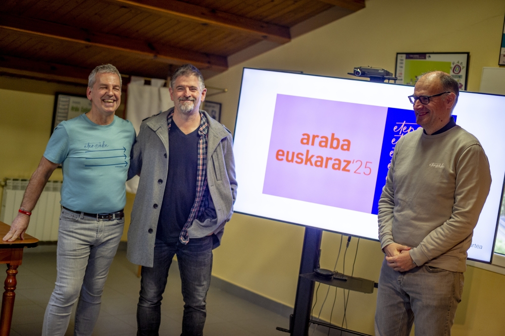 (ID_14815389) (Jaizki Fontaneda/@FOKU) 2025-03-28, Gasteiz. Araba Euskarazen 2025eko kanta eta bideokliparen aurkezpena (ID_14815389) (Jaizki Fontaneda/@FOKU) 2025-03-28, Gasteiz. Araba Euskarazen 2025eko kanta eta bideokliparen aurkezpena