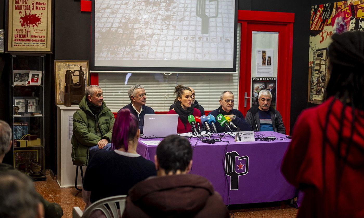 Martxoak 3 elkarteko kideak, atzo, aurkezpenean. JAIZKI FONTANEDA / FOKU. Martxoak 3 elkarteko kideak, atzo, aurkezpenean. JAIZKI FONTANEDA / FOKU.