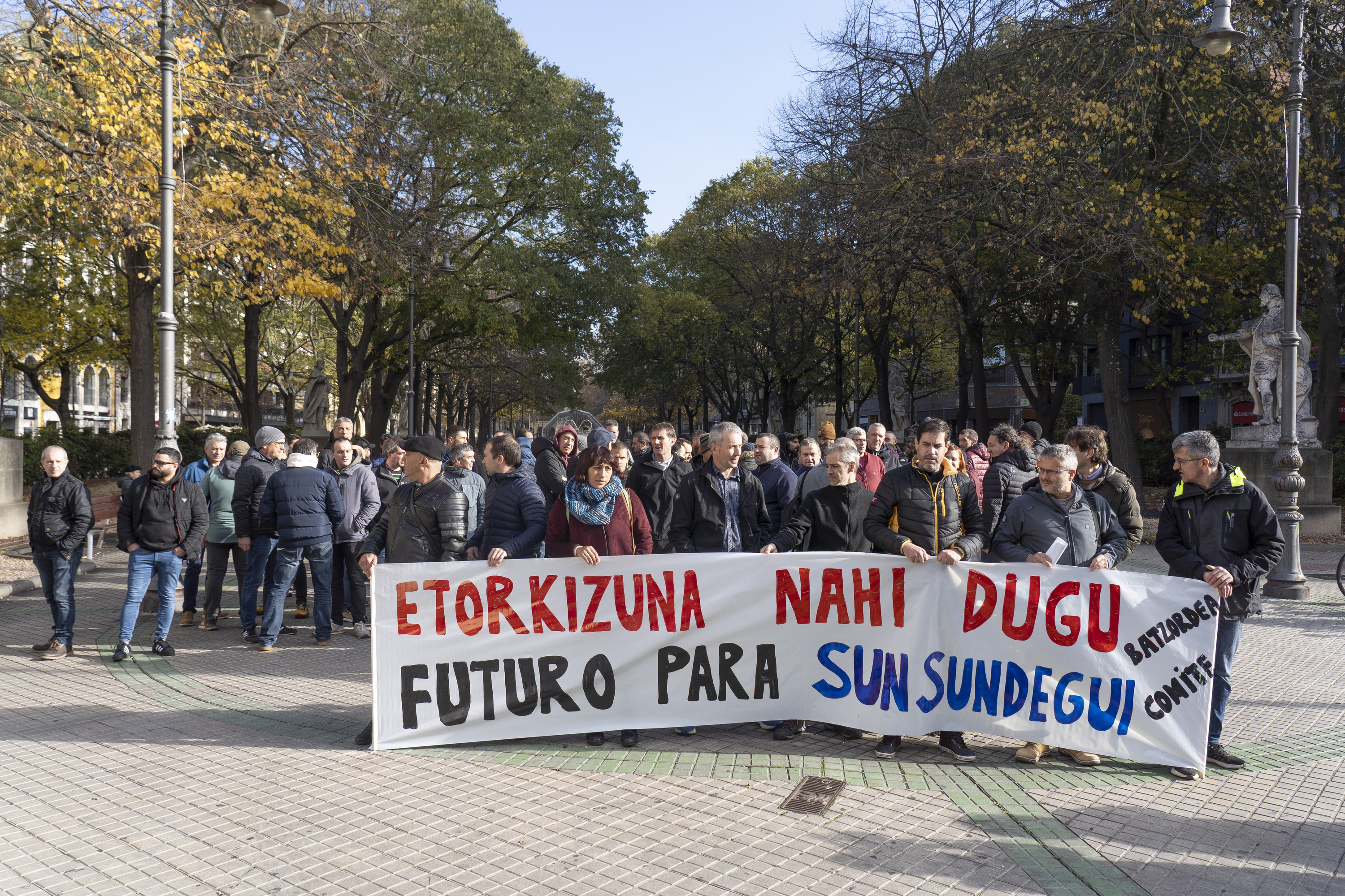 Sunsundeguiko langileen kontzentrazioa instituzioei irtenbideak eskatzeko, artxiboko irudi batean. IÑIGO URIZ / FOKU