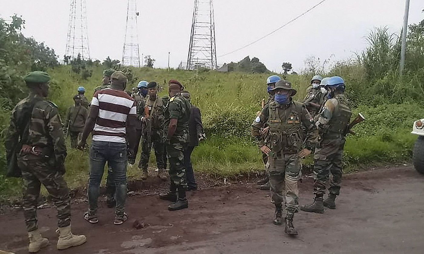Kongoko Errepublika Demokratikoaren eta NBEren militar batzuk, Ipar Kivuko Nyiragongon, artxiboko irudi batean. EFE.
