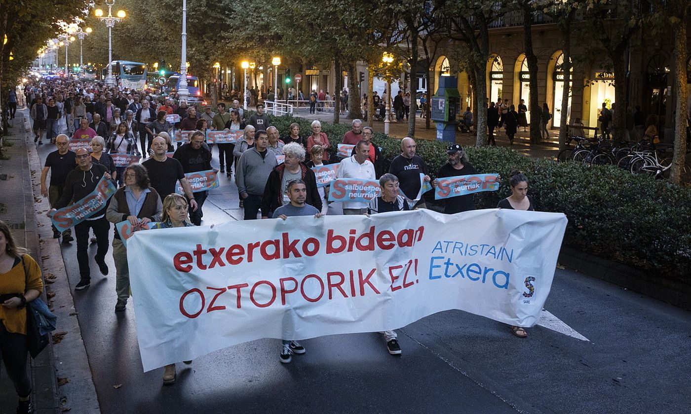 Atristainen gainean hartutako neurriak salatzeko protesta bat. JON URBE / FOKU.