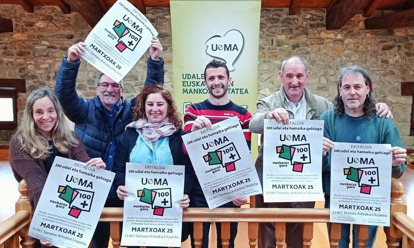 Arrankudiagako, Arruazuko, Doneztebeko eta Etxebarriko udaletako eta UEMAko ordezkariak, atzo, Arruazun. UEMA.