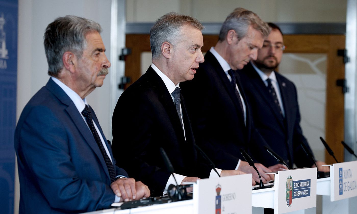 Lau presidenteak, aste hasierako bileran. DAVID AGUILAR / EFE. Lau presidenteak, aste hasierako bileran. DAVID AGUILAR / EFE.