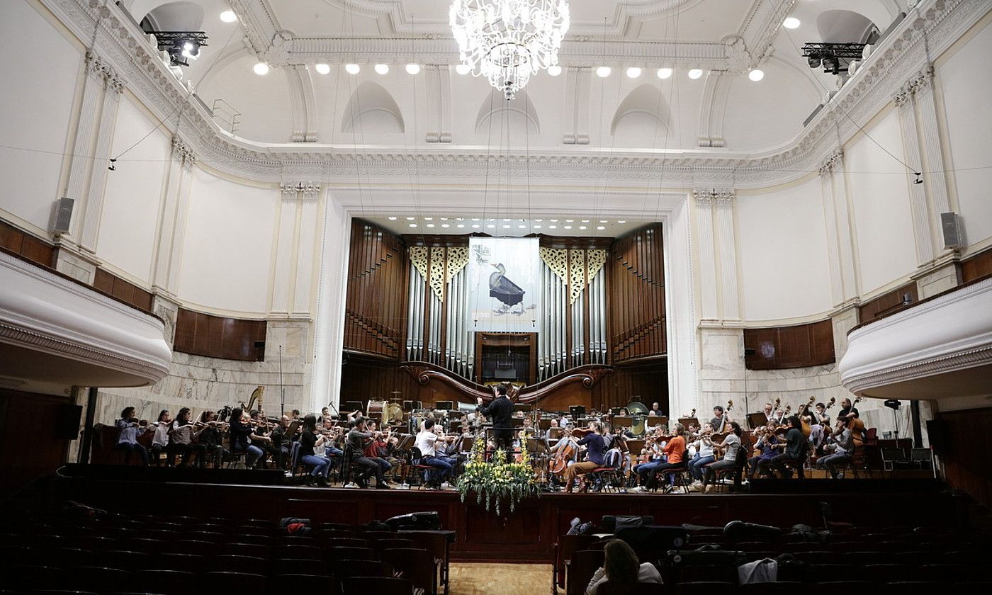 Euskadiko Orkestraren entsegua, atzo, Varsoviako Filharmonia Narodowa auditoriumean. BRUNO FIDRYCH.