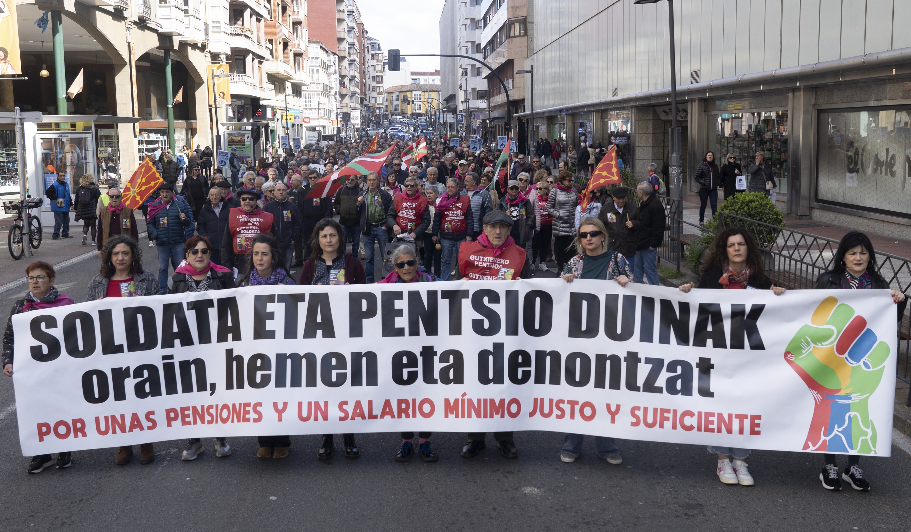 EHPMk antolatutako manifestazioetako bat, gaur, Gasteizen. RAUL BOGAJO / FOKU