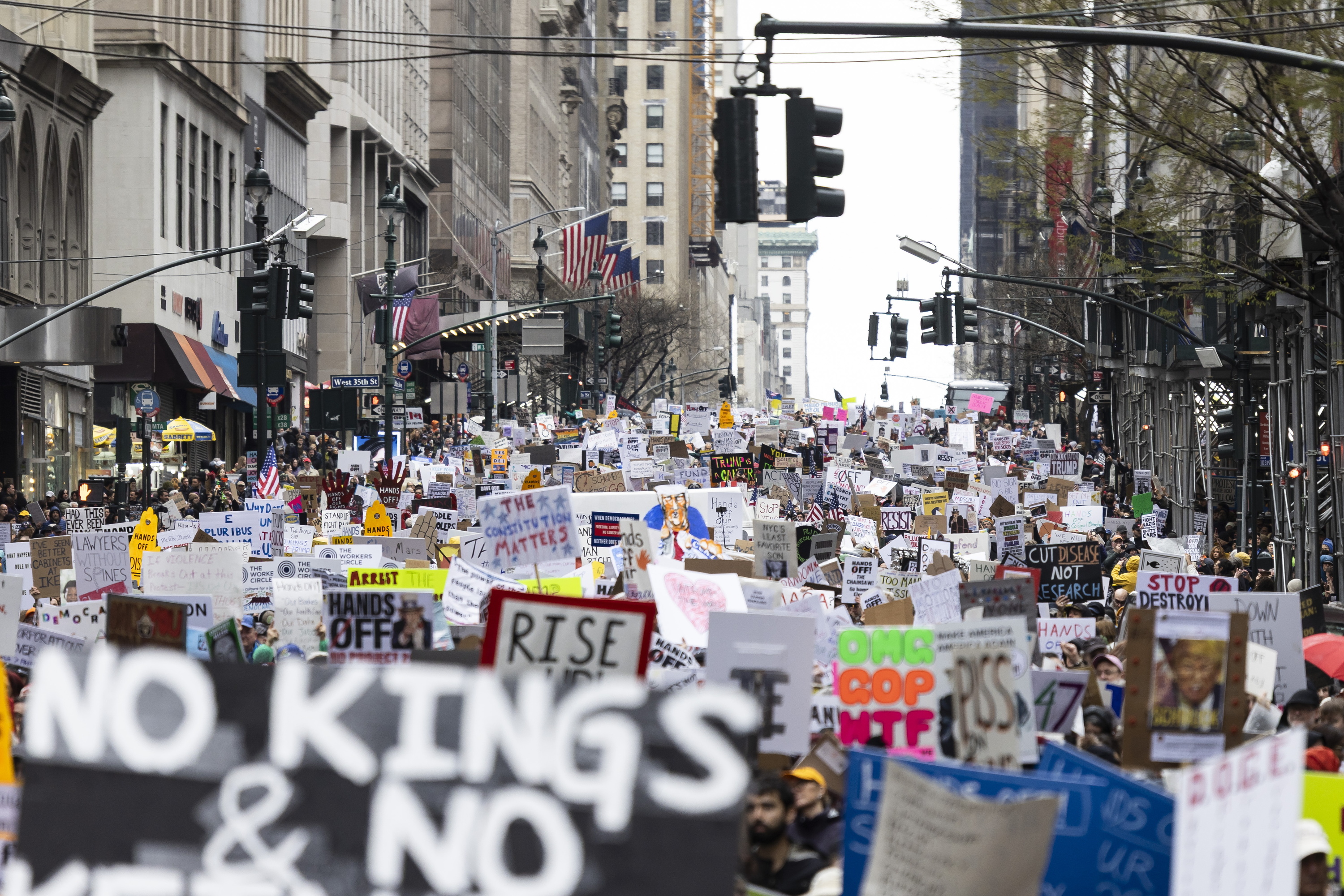 Manifestariak, New Yorken (AEB). JUSTIN LANE / EFE