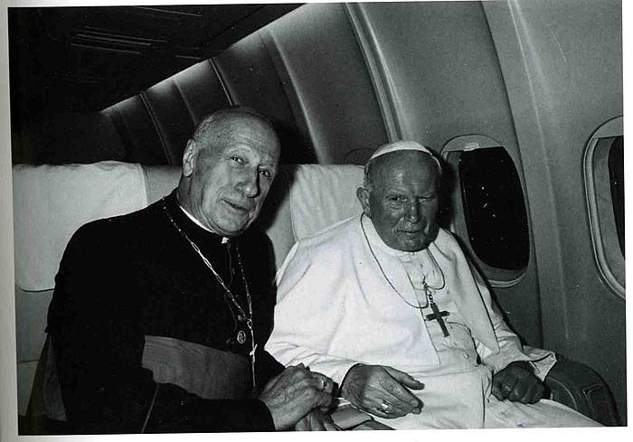 Roger Etxegarai kardinala Joan Paulo II.arekin. BERRIA