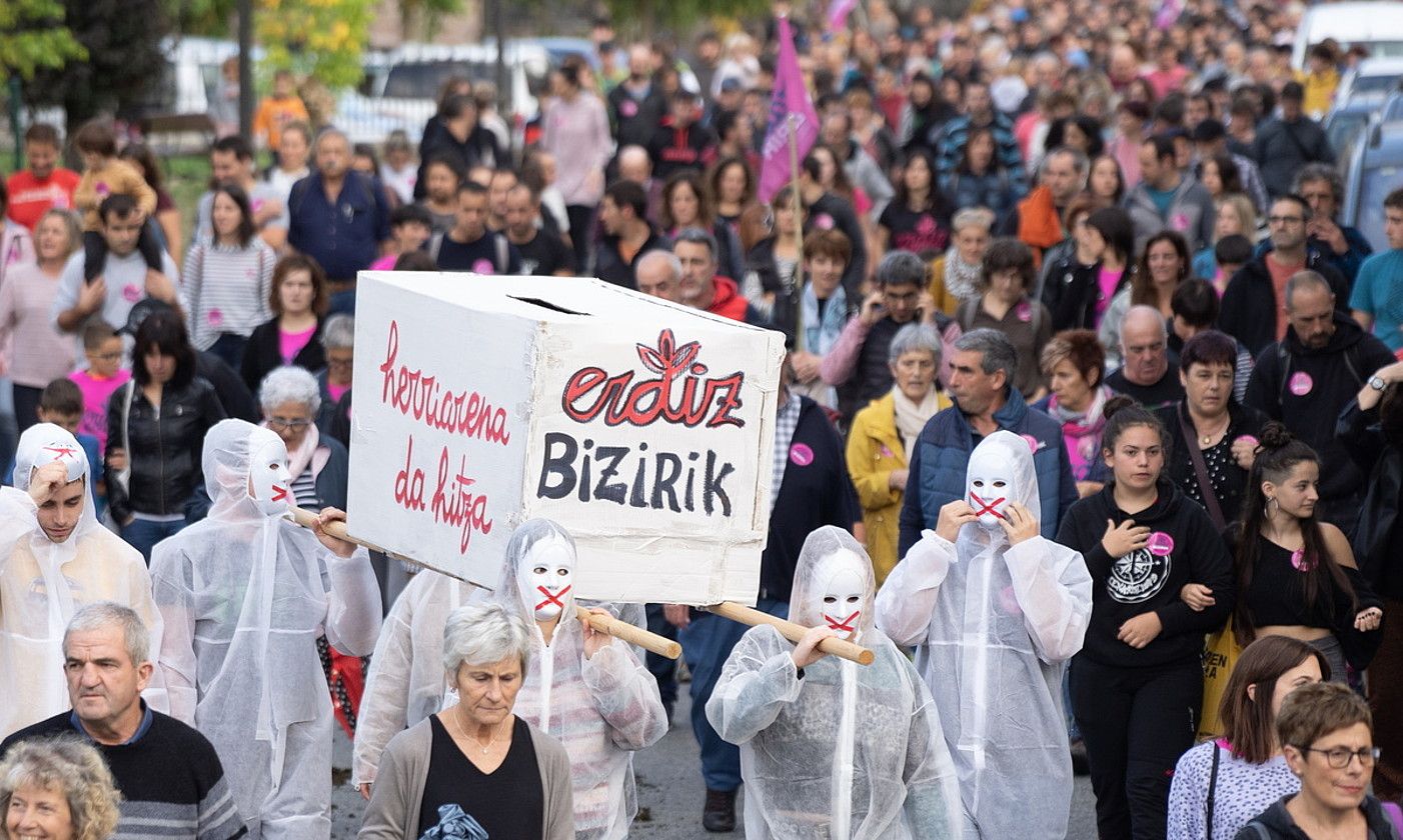 Erdiz Bizirik-ek iazko urrian egin zuen manifestazioa. JAGOBA MANTEROLA / FOKU.
