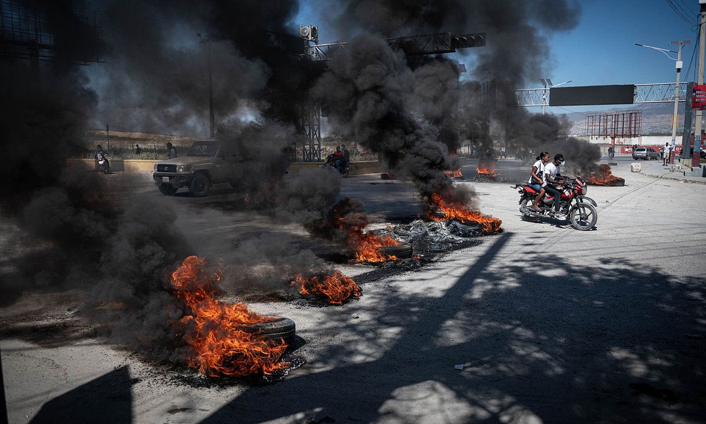 Protestak Port-au-Prince hiriburuan, joan den urtarrilaren 26an. J.SABIN / EFE.