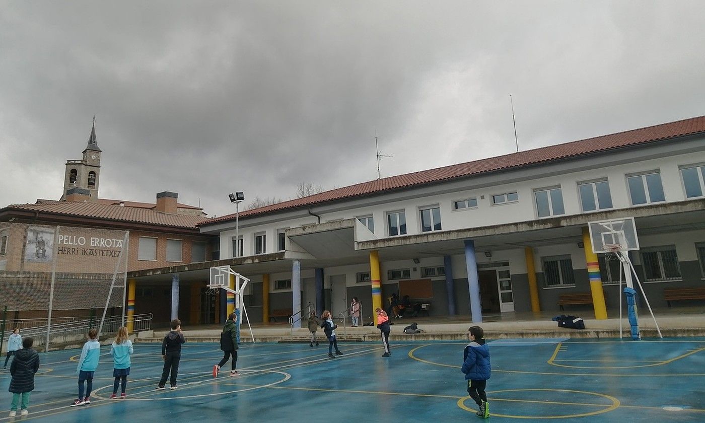 Asteasuko (Gipuzkoa) Pello Errota Herri Eskola. BERRIA.