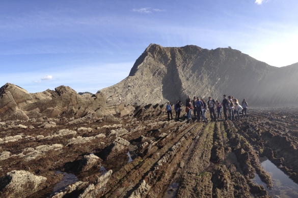 (ID_17441060418435) (/Geoparkea) Geoparkeak eskeintzen dituen bisita gidatuetan flyscharen interesgune nagusiak bisitatu eta ulertu daitezke (ID_17441060418435) (/Geoparkea) Geoparkeak eskeintzen dituen bisita gidatuetan flyscharen interesgune nagusiak bisitatu eta ulertu daitezke