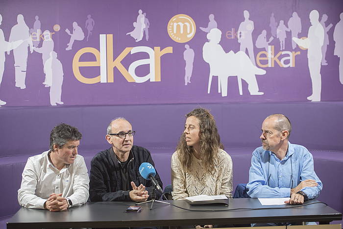 Aitor Aldasoro, Xabier Mendiguren, Irati Goikoetxea eta Joxe Begiristain gaur, Donostian. JUAN CARLOS RUIZ, FOKU