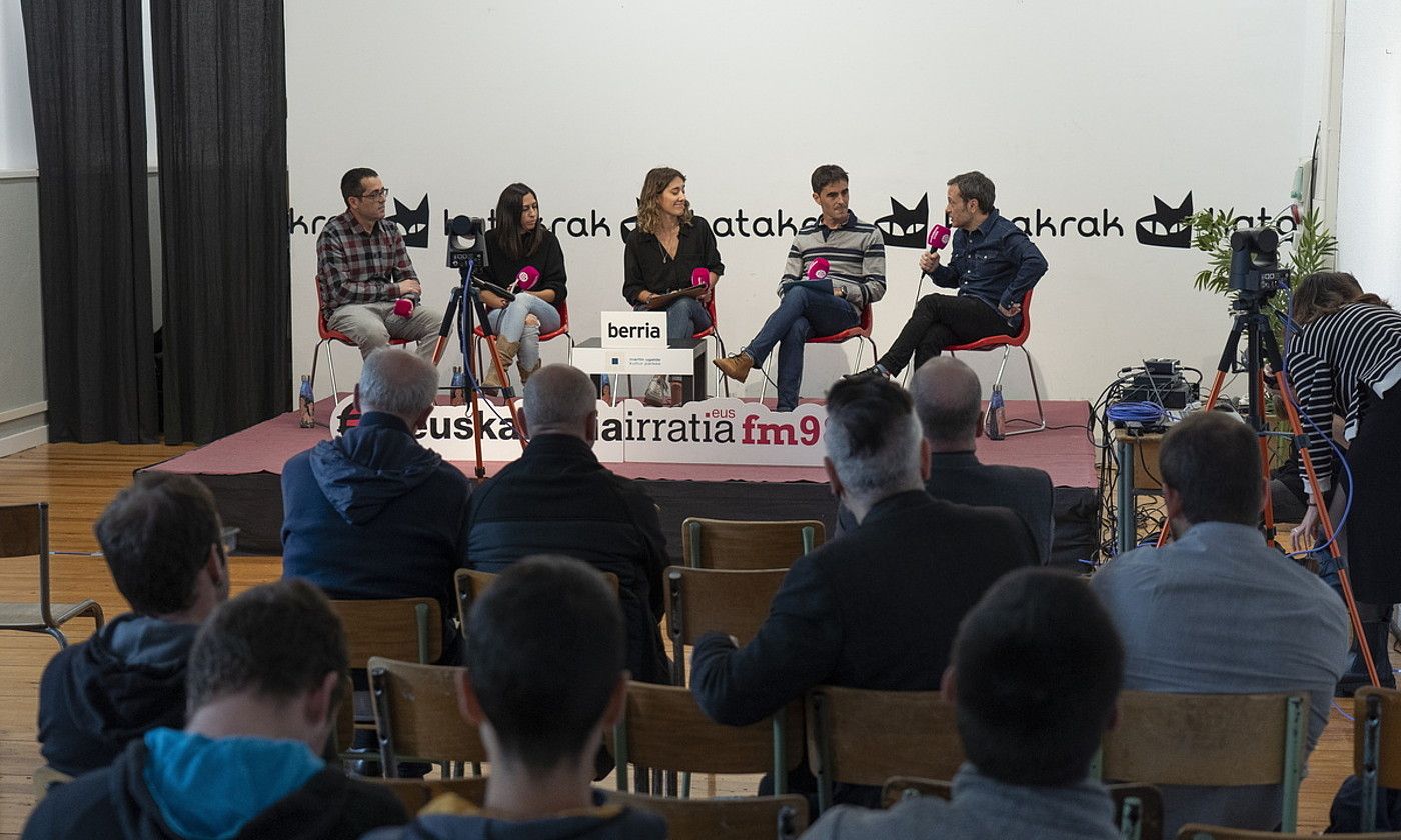 Martin Ugalde foroak, Euskalerria Irratiak, Katakrakek eta BERRIAk antolaturiko solasaldia, herenegun. IÑIGO URIZ / FOKU. Martin Ugalde foroak, Euskalerria Irratiak, Katakrakek eta BERRIAk antolaturiko solasaldia, herenegun. IÑIGO URIZ / FOKU.