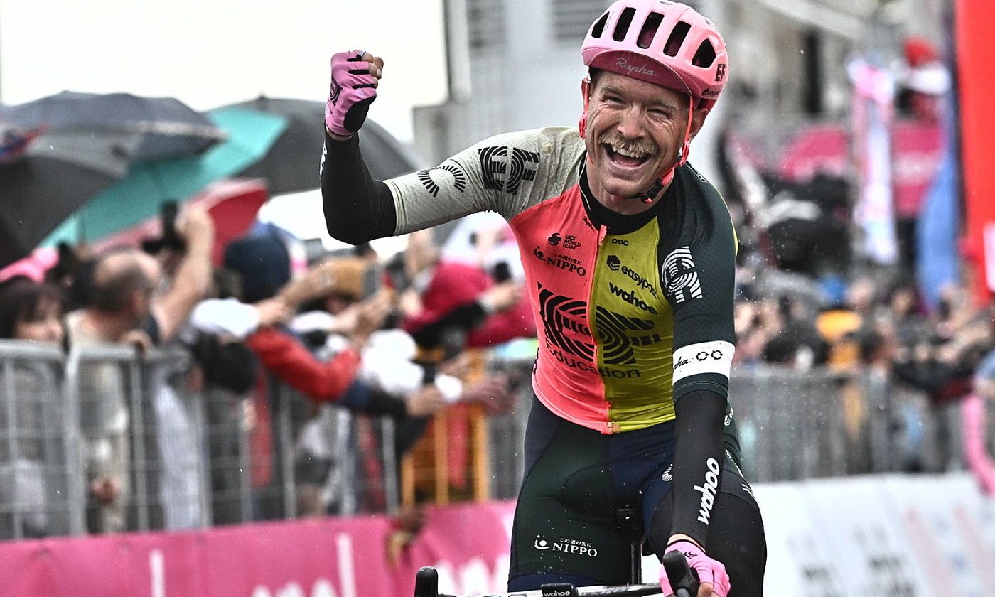 Magnus Cort Nielsen, garaipena ospatzen, atzo. LUCA ZENNARO / EFE.