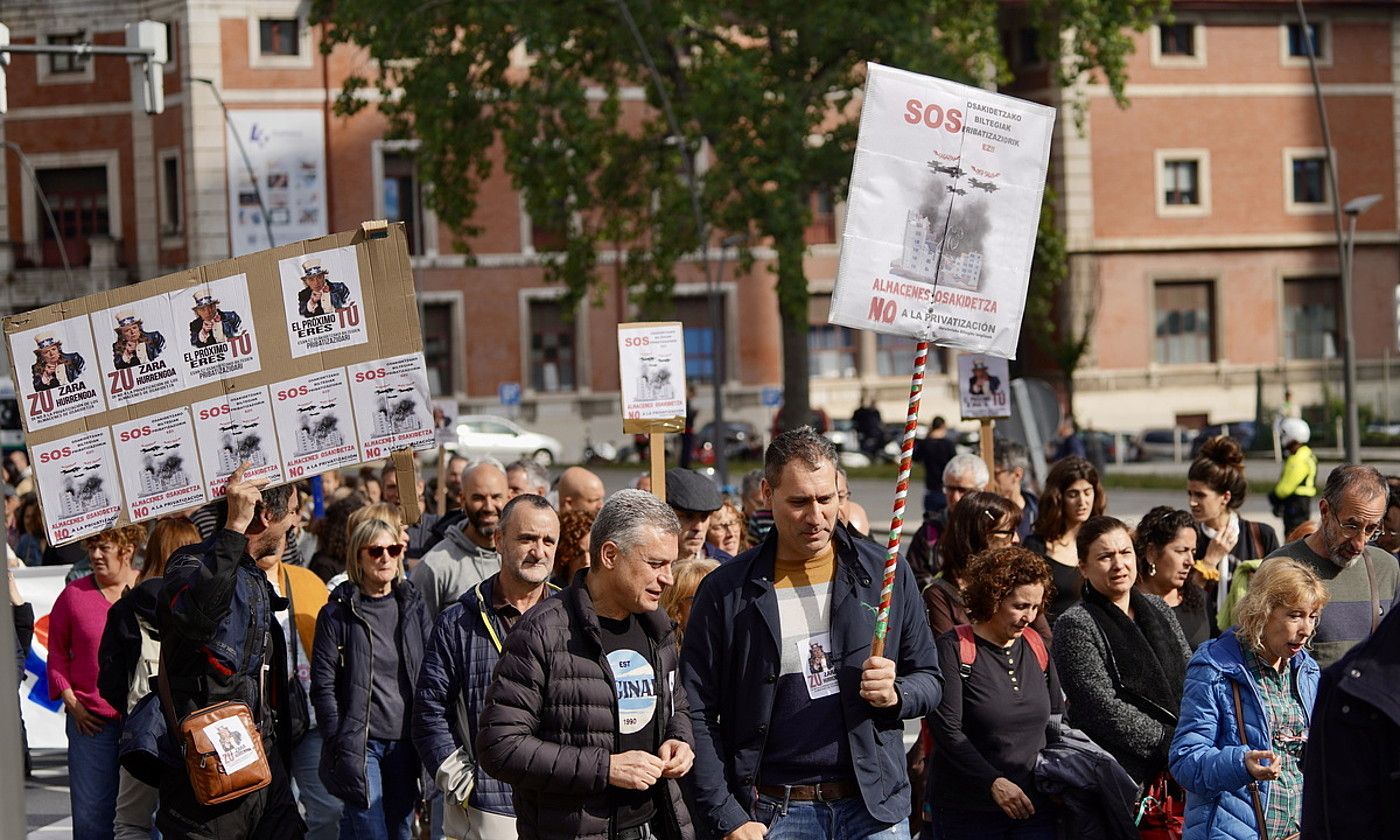 Langileak manifestazioan, atzo, Bilbon. MONIKA DEL VALLE / FOKU.