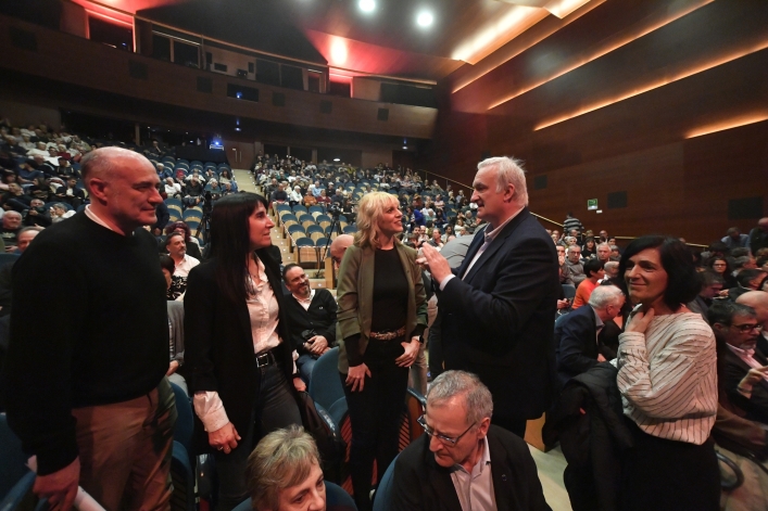 (ID_14861078) (Gorka Rubio/@FOKU) 2025-04-1, Donostia. EH Bateraren ekitaldia Kursaalen