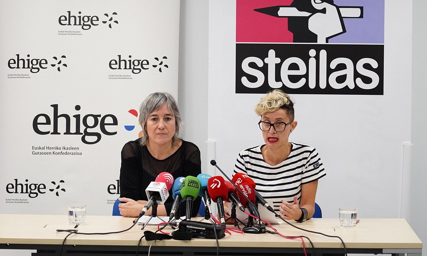 Lurdes Imaz eta Nagore Iturrioz, atzo, Bilbon. ARITZ LOIOLA / FOKU. Lurdes Imaz eta Nagore Iturrioz, atzo, Bilbon. ARITZ LOIOLA / FOKU.