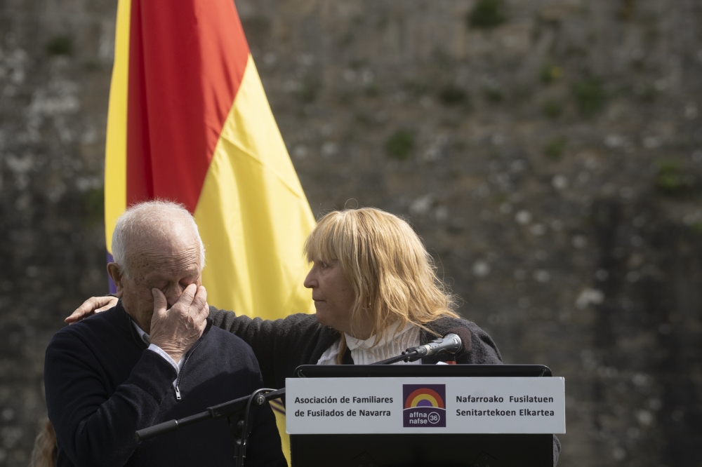 Felix eta Josune Arellano, negarrari eutsi ezinik. JAGOBA MANTEROLA / FOKU Felix eta Josune Arellano, negarrari eutsi ezinik. JAGOBA MANTEROLA / FOKU