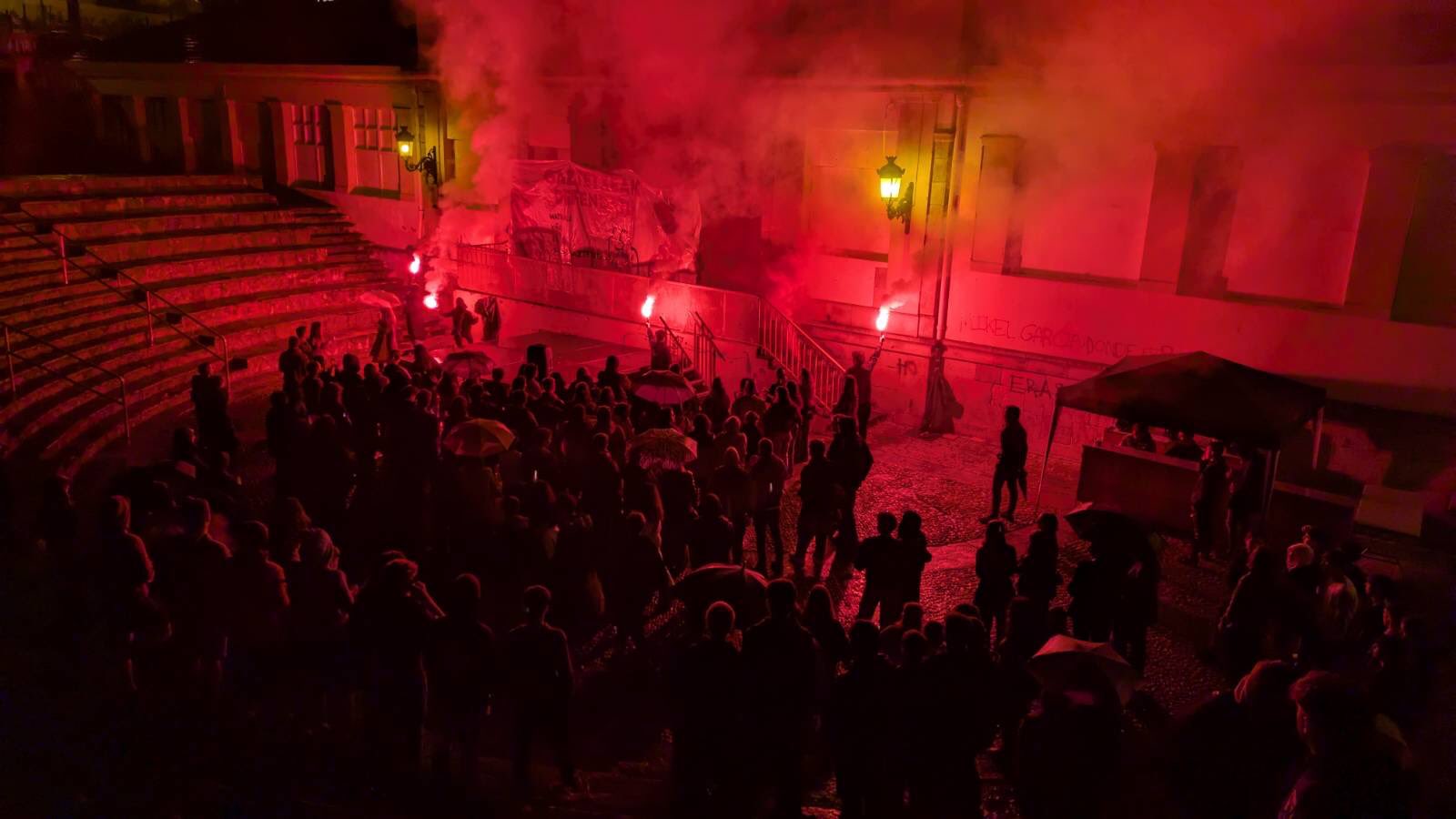 Gernikako gaztetxea hartu zuten unea, bart. EGURRE GAZTE ASANBLADA