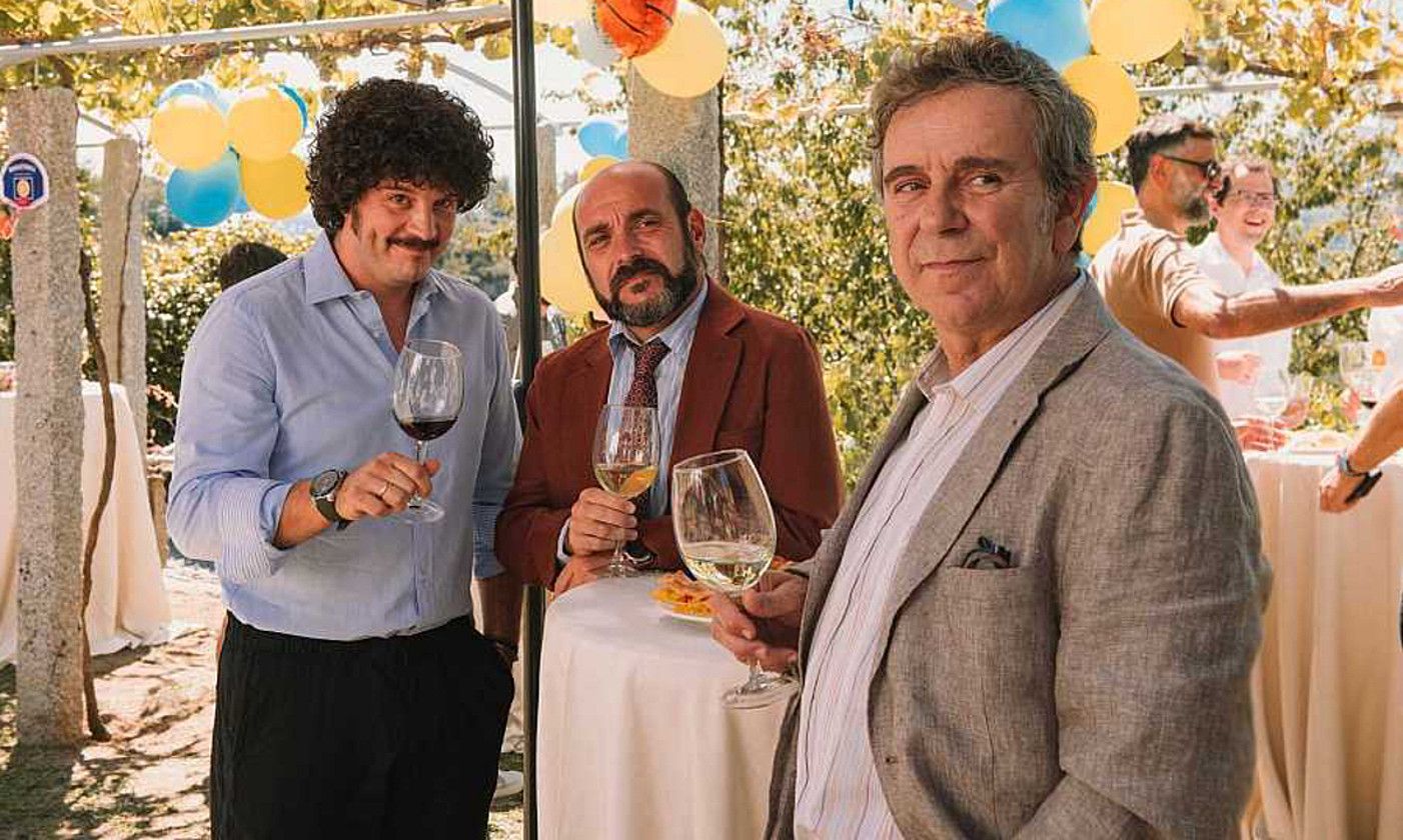 Toño Lopezek zuzendutako Cuñados filma RTVE Play atarian dago, baina ezin da galegoz ikusi. RTVE. Toño Lopezek zuzendutako Cuñados filma RTVE Play atarian dago, baina ezin da galegoz ikusi. RTVE.