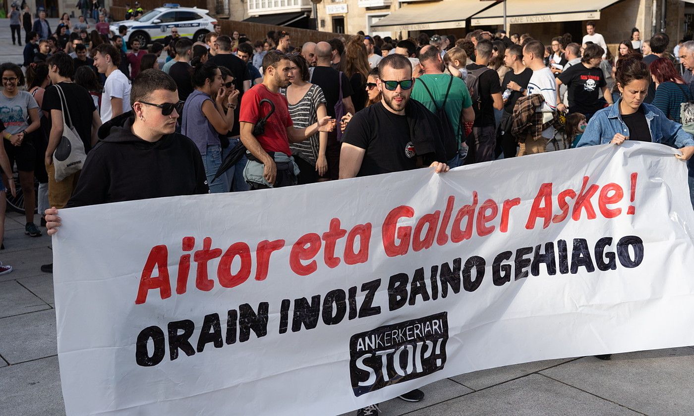 Apirilaren amaieran Ankerkeriari Stop plataformak egindako mobilizazioa, Gasteizen. JAGOBA MANTEROLA / FOKU. Apirilaren amaieran Ankerkeriari Stop plataformak egindako mobilizazioa, Gasteizen. JAGOBA MANTEROLA / FOKU.