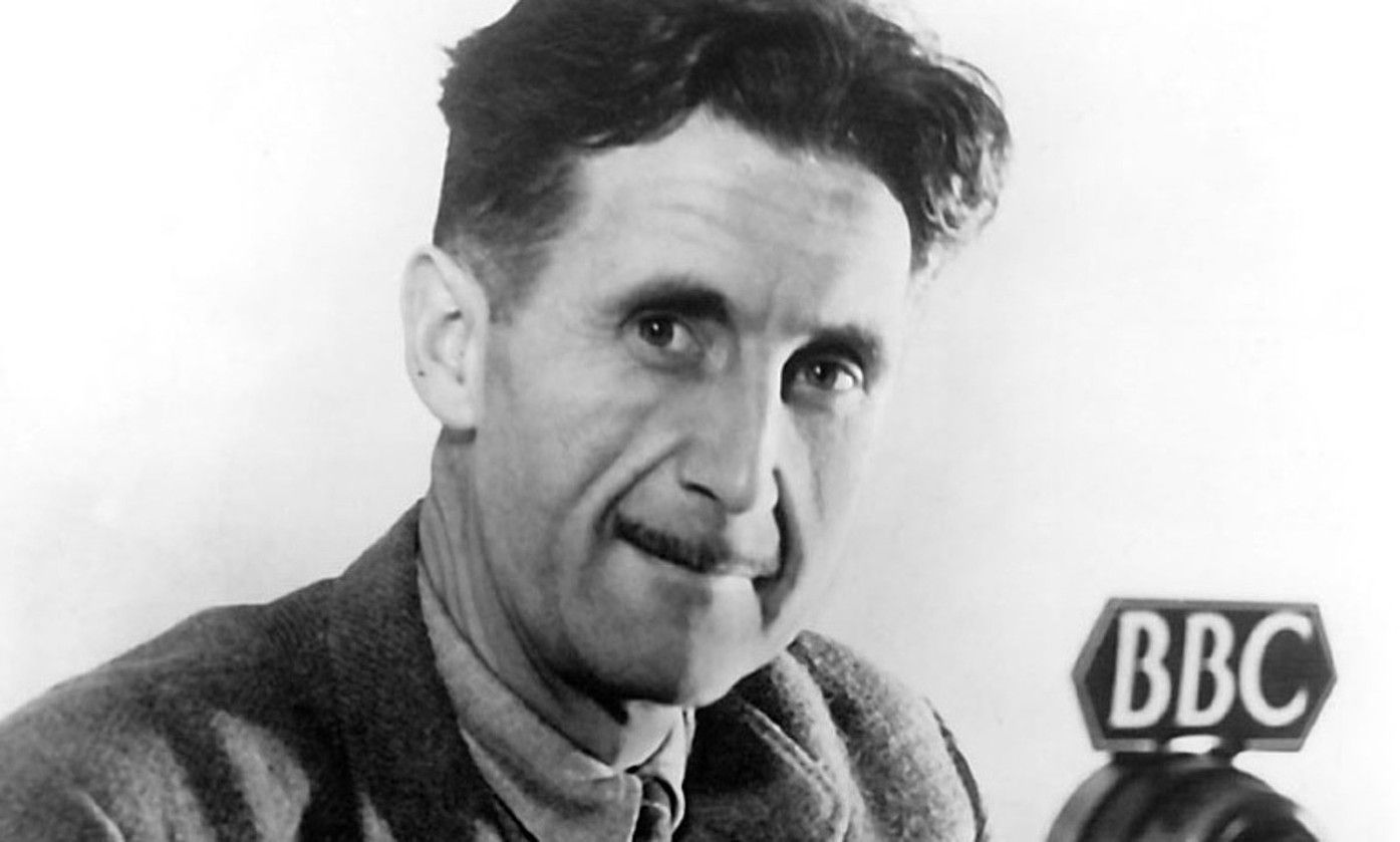 George Orwell, Bigarren Mundu Gerran, BBCrako lanean aritu zenean. BERRIA. George Orwell, Bigarren Mundu Gerran, BBCrako lanean aritu zenean. BERRIA.