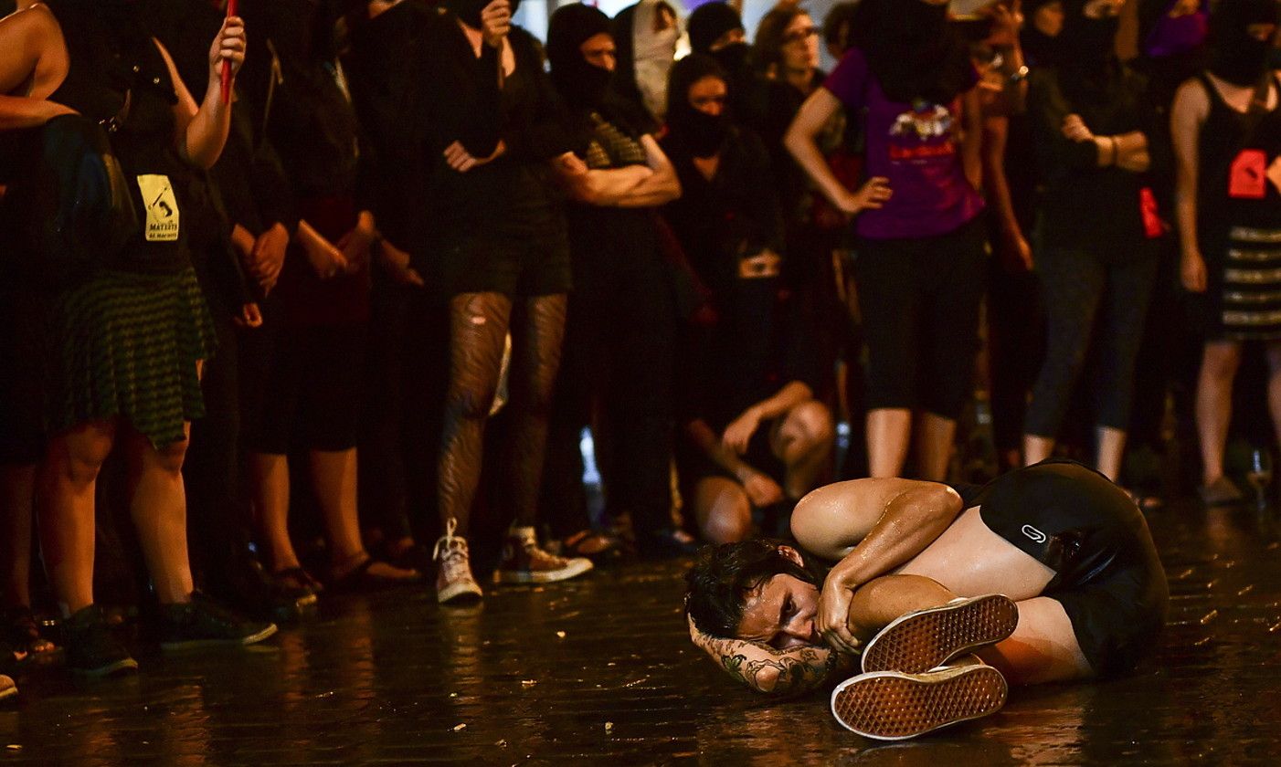 Indarkeria matxistaren aurka, sanferminak hasi aurreko manifestazioa, Iruñean, artxiboko irudi batean. IDOIA ZABALETA / FOKU. Indarkeria matxistaren aurka, sanferminak hasi aurreko manifestazioa, Iruñean, artxiboko irudi batean. IDOIA ZABALETA / FOKU.