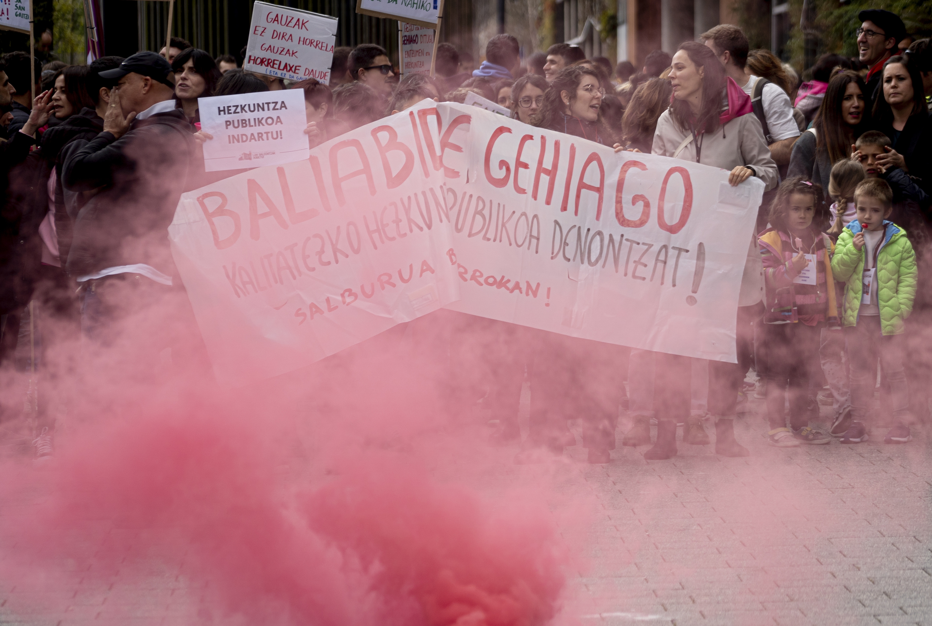 Eskola publikoetako irakasleen protestetako bat, Gasteizen. JAGOBA MANTEROLA / FOKU
