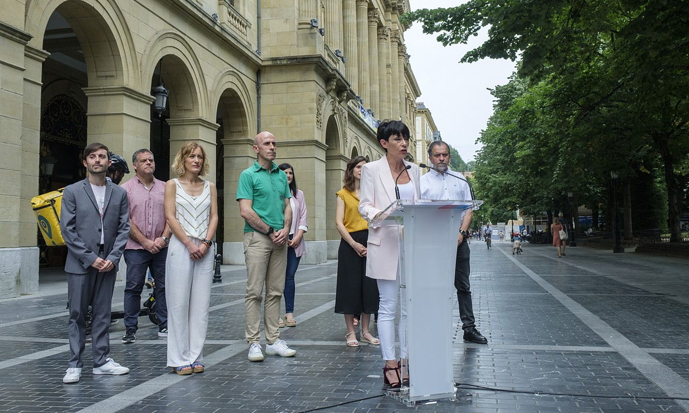 Maddalen Iriarte EH Bilduren Gipuzkoako ahaldungai nagusiaren agerraldia, atzo, Donostian. JON URBE / FOKU.