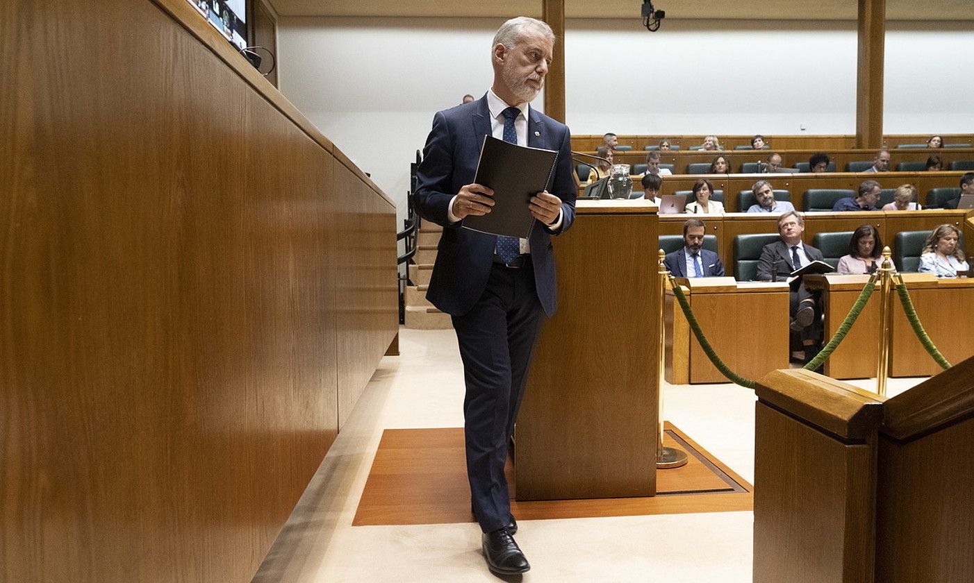Iñigo Urkullu Eusko Jaurlaritzako lehendakaria, Eusko Legebiltzarreko saio batean. RAUL BOGAJO / FOKU. Iñigo Urkullu Eusko Jaurlaritzako lehendakaria, Eusko Legebiltzarreko saio batean. RAUL BOGAJO / FOKU.