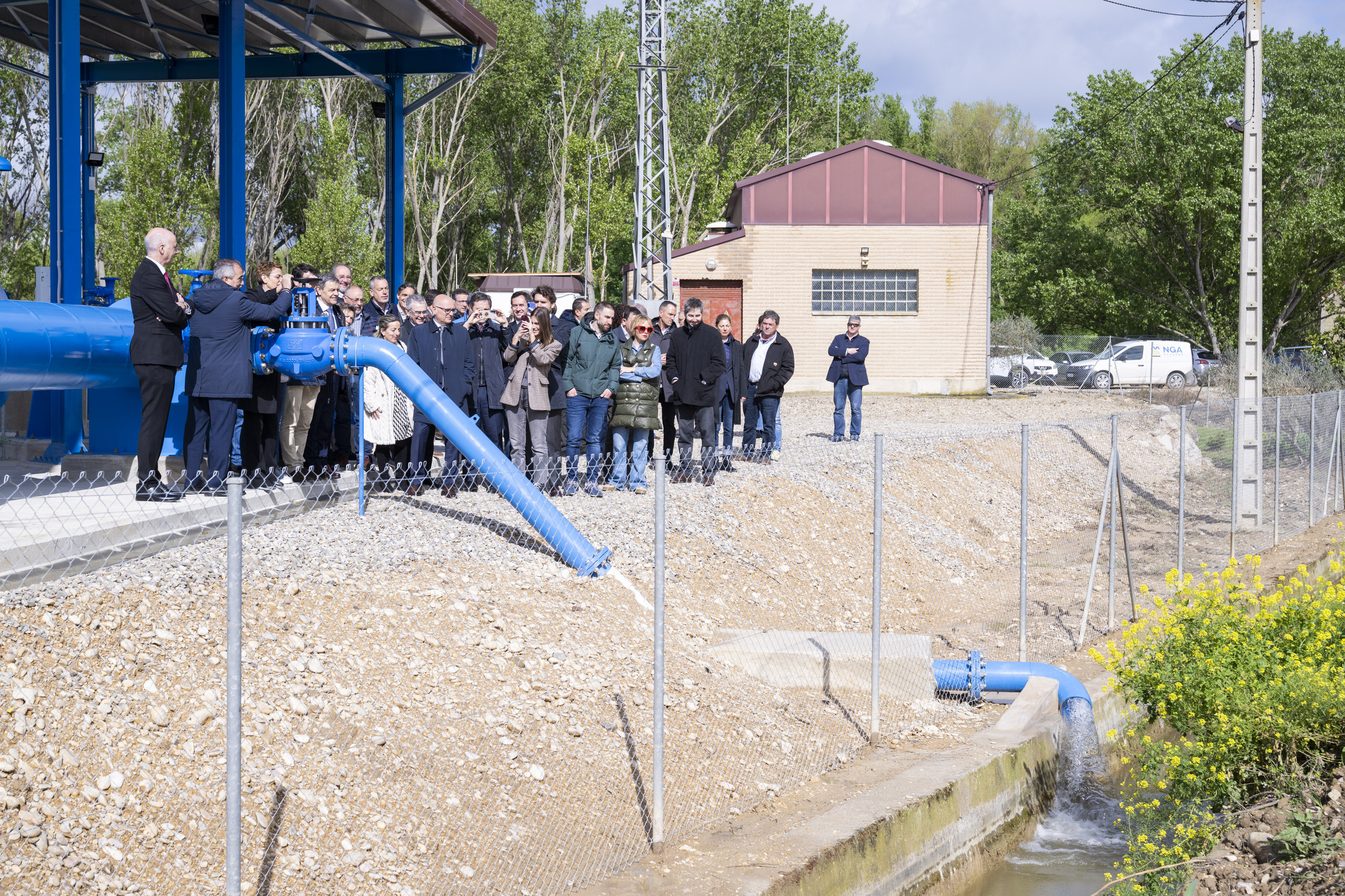 Nafarroako Gobernuko ordezkariak, Azagran, Nafarroako ubideko lehen fasea handitzeko azpiegituraren inaugurazioan. IRATI AIZPURUA / NAFARROAKO GOBERNUA