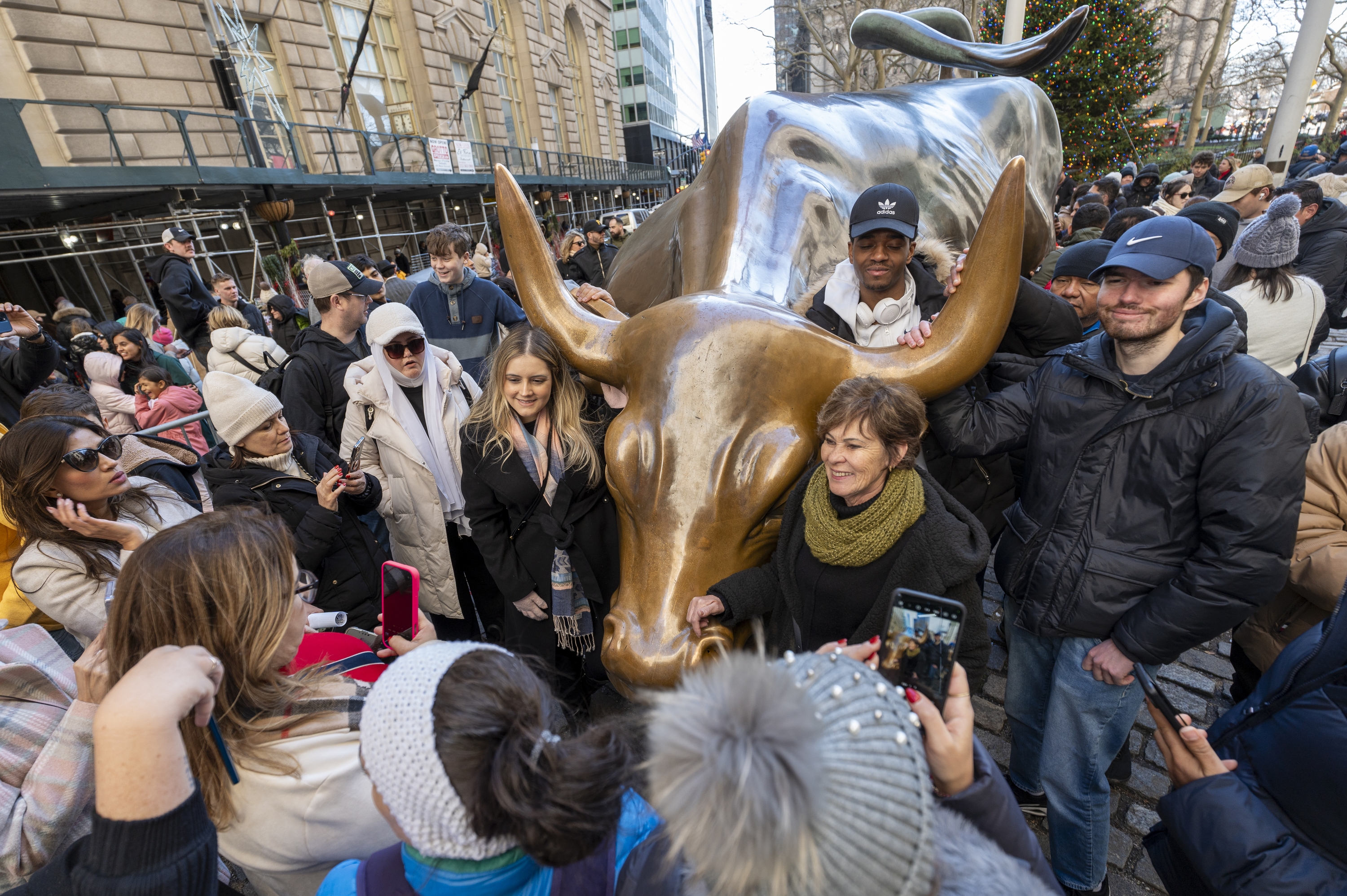 Wall Street kaleko zezena, New Yorken. ANGEL COLMENARES / EFE