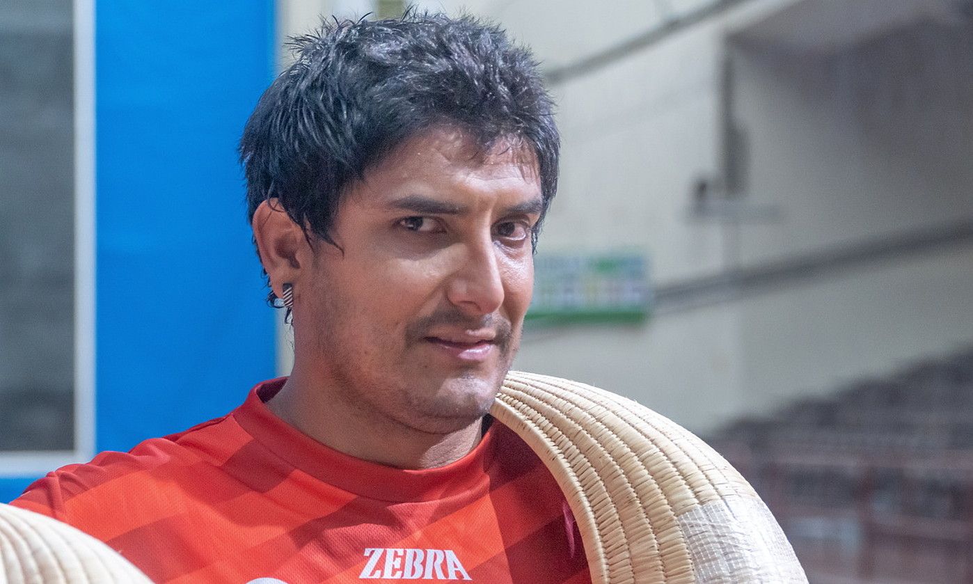 Erik Mendizabal, asteazkenean, Donostiako Carmelo Balda frontoian egindako entseguan. ANDONI CANELLADA / FOKU.