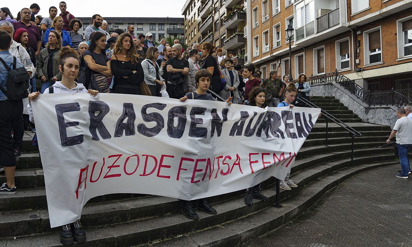 Hilketa matxista salatzeko elkarretaratzea, atzo, Bilbon. ARITZ LOIOLA / FOKU.