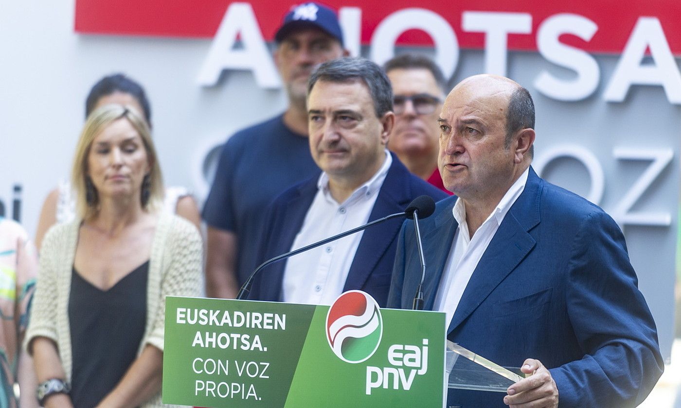 Andoni Ortuzar EAJko presidentea, atzo, Bilbon egindako ekitaldi politikoan. JAIZKI FONTANEDA / FOKU. Andoni Ortuzar EAJko presidentea, atzo, Bilbon egindako ekitaldi politikoan. JAIZKI FONTANEDA / FOKU.