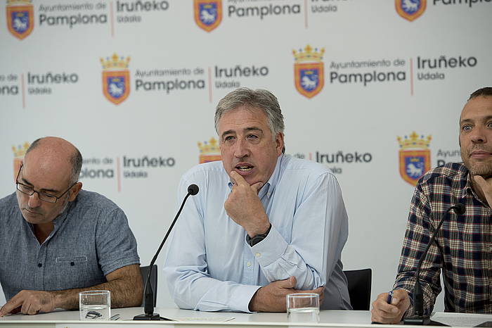 Joseba Asiron iragan asteko prentsaurreko batean, Joxe Abaurrea eta Endika Alonsorekin batera. IñIGO URIZ / FOKU