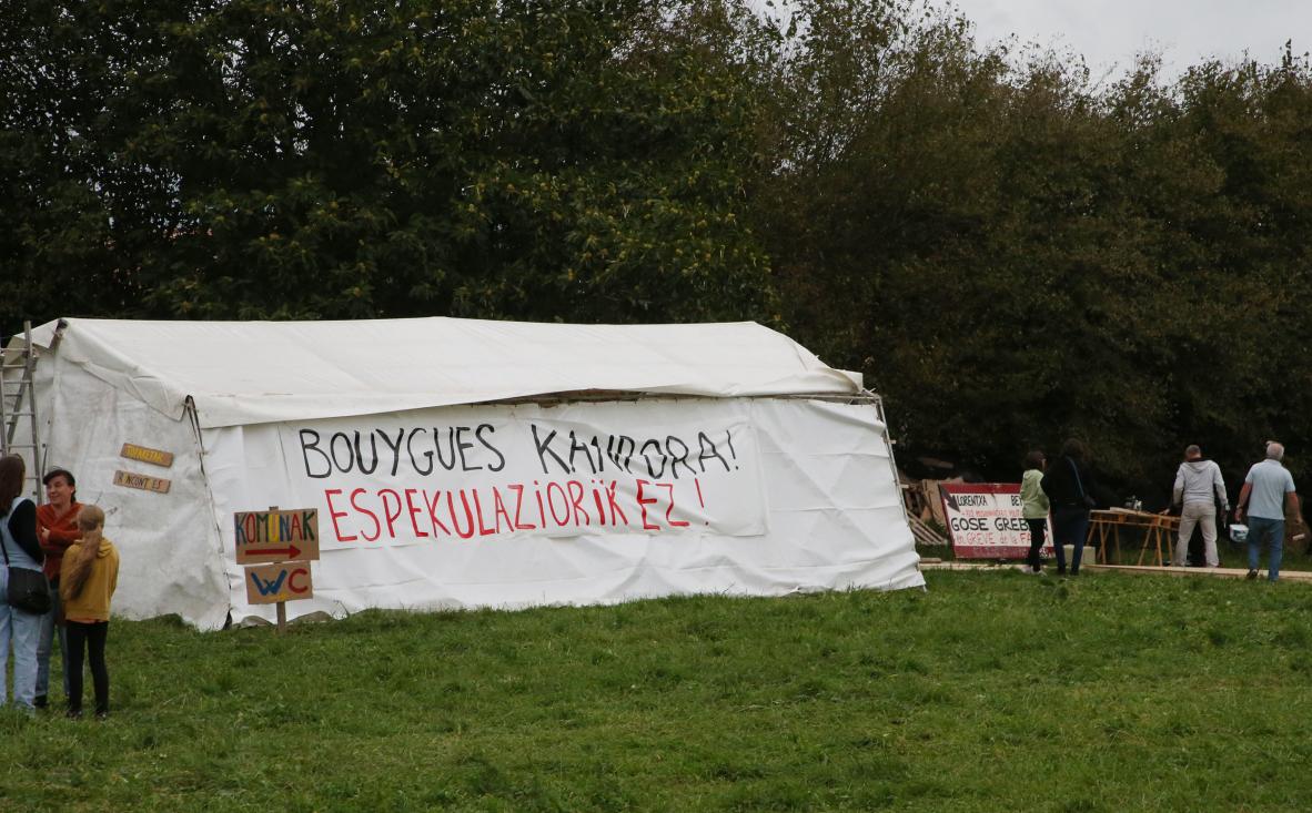 Marieneko lurretan egindako ekintza bat, artxiboko irudi batean. BERRIA