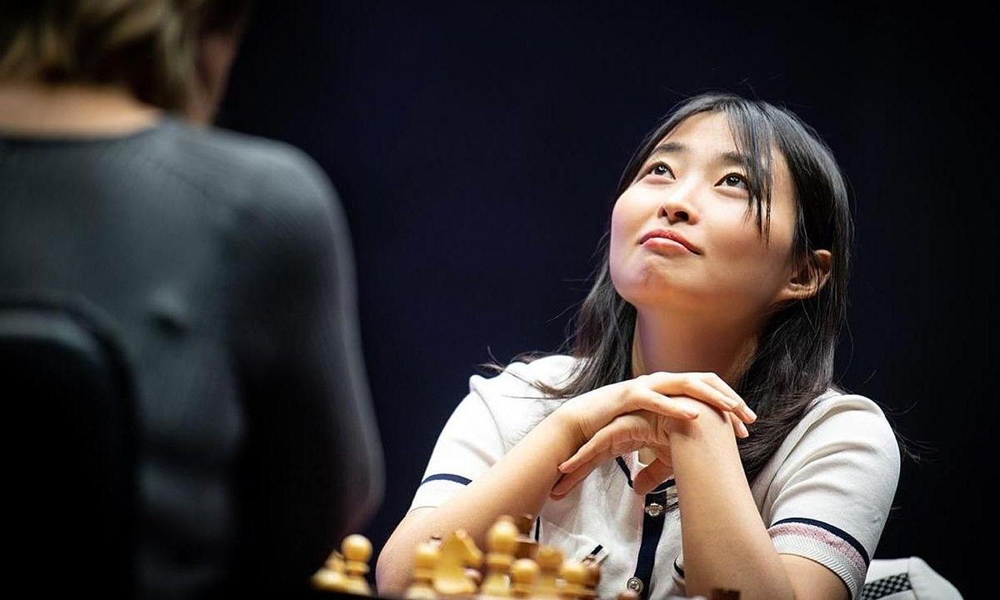 Ju Wenjun da egungo txapelduna, eta horri eusten saiatuko da datozen egunetan. FIDE.