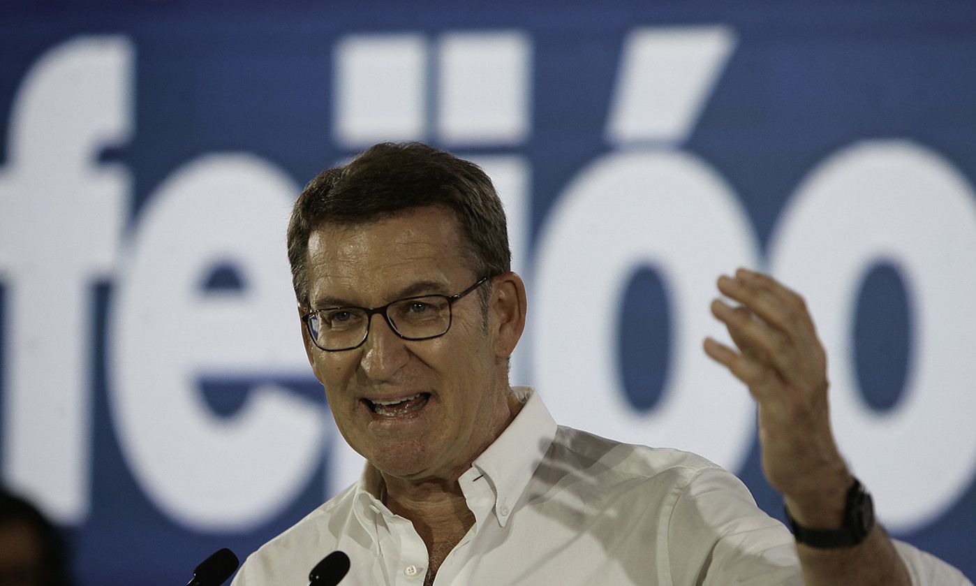 Espainiako presidentetzarako PPko hautagai Alberto Nuñez Feijoo, hauteskunde kanpainan egindako ekitaldi batean, Guadalajaran (Espania). MARCIAL GUILLEN / EFE. Espainiako presidentetzarako PPko hautagai Alberto Nuñez Feijoo, hauteskunde kanpainan egindako ekitaldi batean, Guadalajaran (Espania). MARCIAL GUILLEN / EFE.