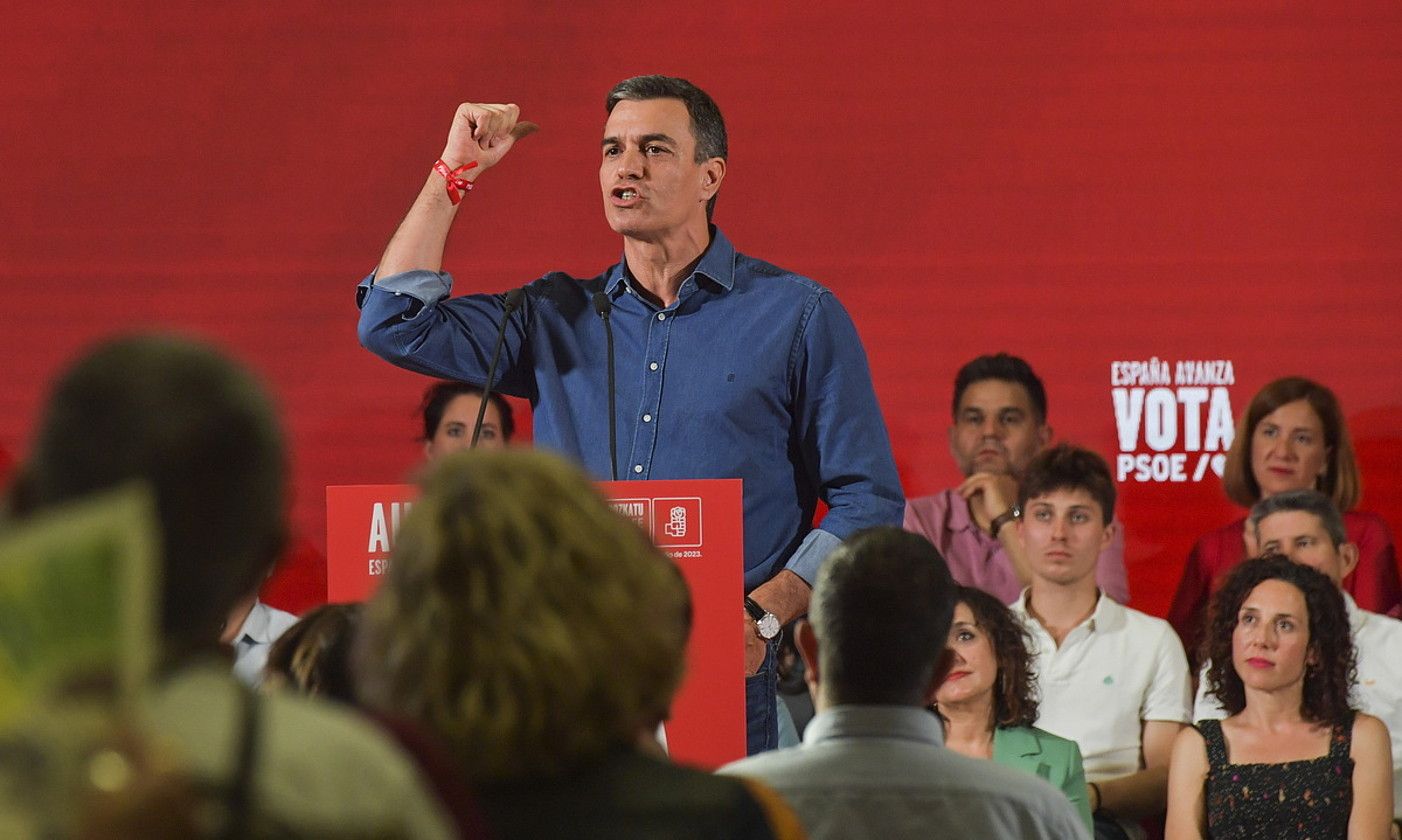 Pedro Sanchez, atzo, Donostiako Kursaalean eman zuen hitzaldian. IDOIA ZABALETA / FOKU. Pedro Sanchez, atzo, Donostiako Kursaalean eman zuen hitzaldian. IDOIA ZABALETA / FOKU.
