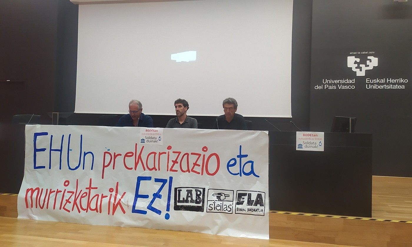ELA, LAB eta Steilas sindikatuek egindako prentsaurrekoa, atzo, Bilbon. MARKEL GARZON GOITIA. ELA, LAB eta Steilas sindikatuek egindako prentsaurrekoa, atzo, Bilbon. MARKEL GARZON GOITIA.