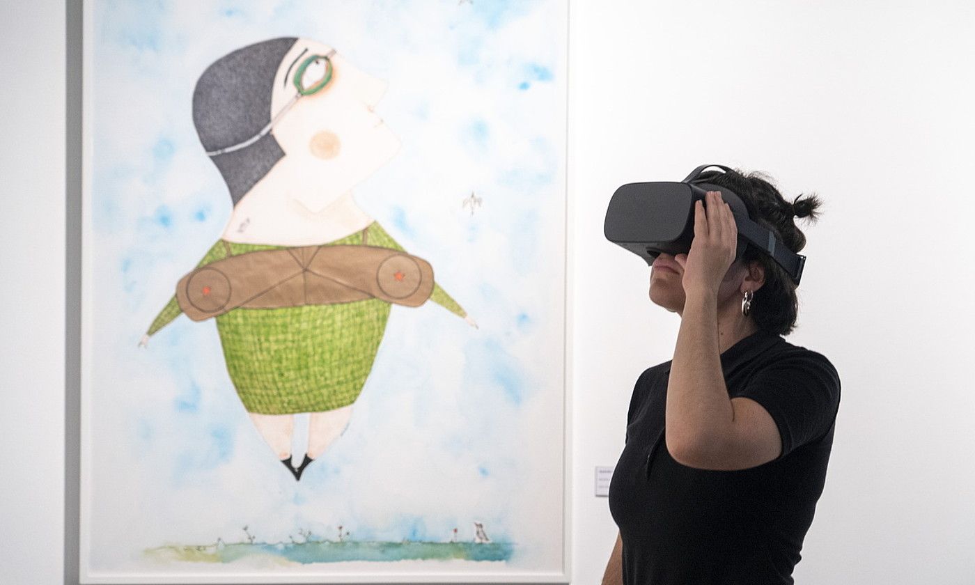 Silvia Sanchez artistaren Arte tradizionalaren eta digitalaren arteko elkarrizketa erakusketa, Donostiako Okendo kultur etxean. GORKA RUBIO / FOKU. Silvia Sanchez artistaren Arte tradizionalaren eta digitalaren arteko elkarrizketa erakusketa, Donostiako Okendo kultur etxean. GORKA RUBIO / FOKU.