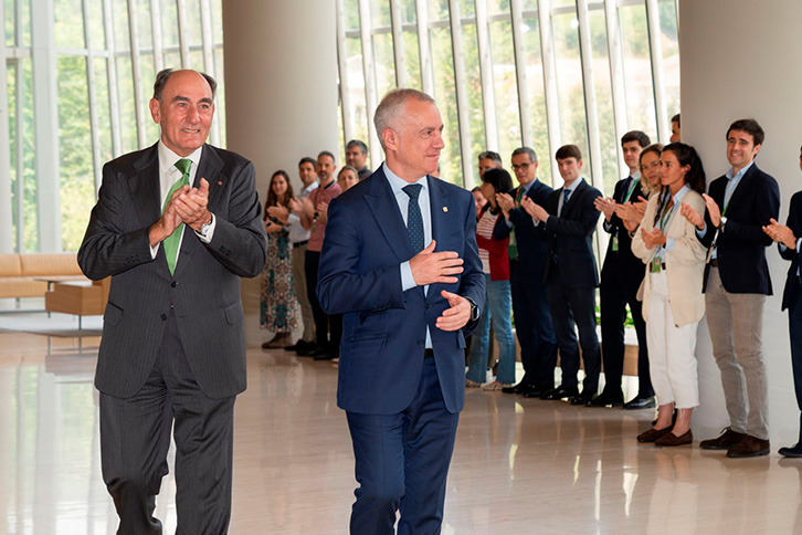 Sanchez Galan eta Urkullu, lehendakari ohiak Iberdrolara egindako bisita batean. IBERDROLA