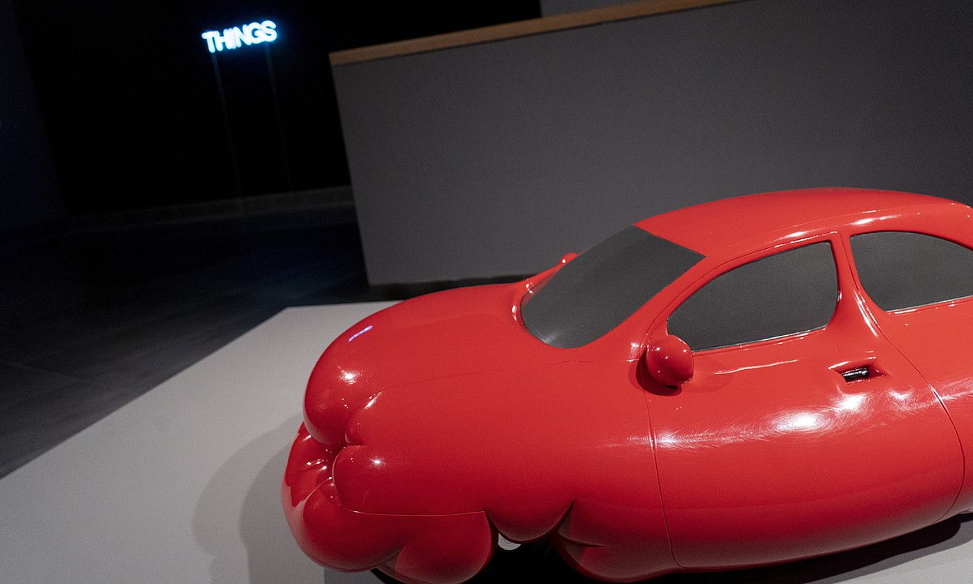 Erwin Wurm artistaren Fat Car obra. IÑIGO URIZ / FOKU.