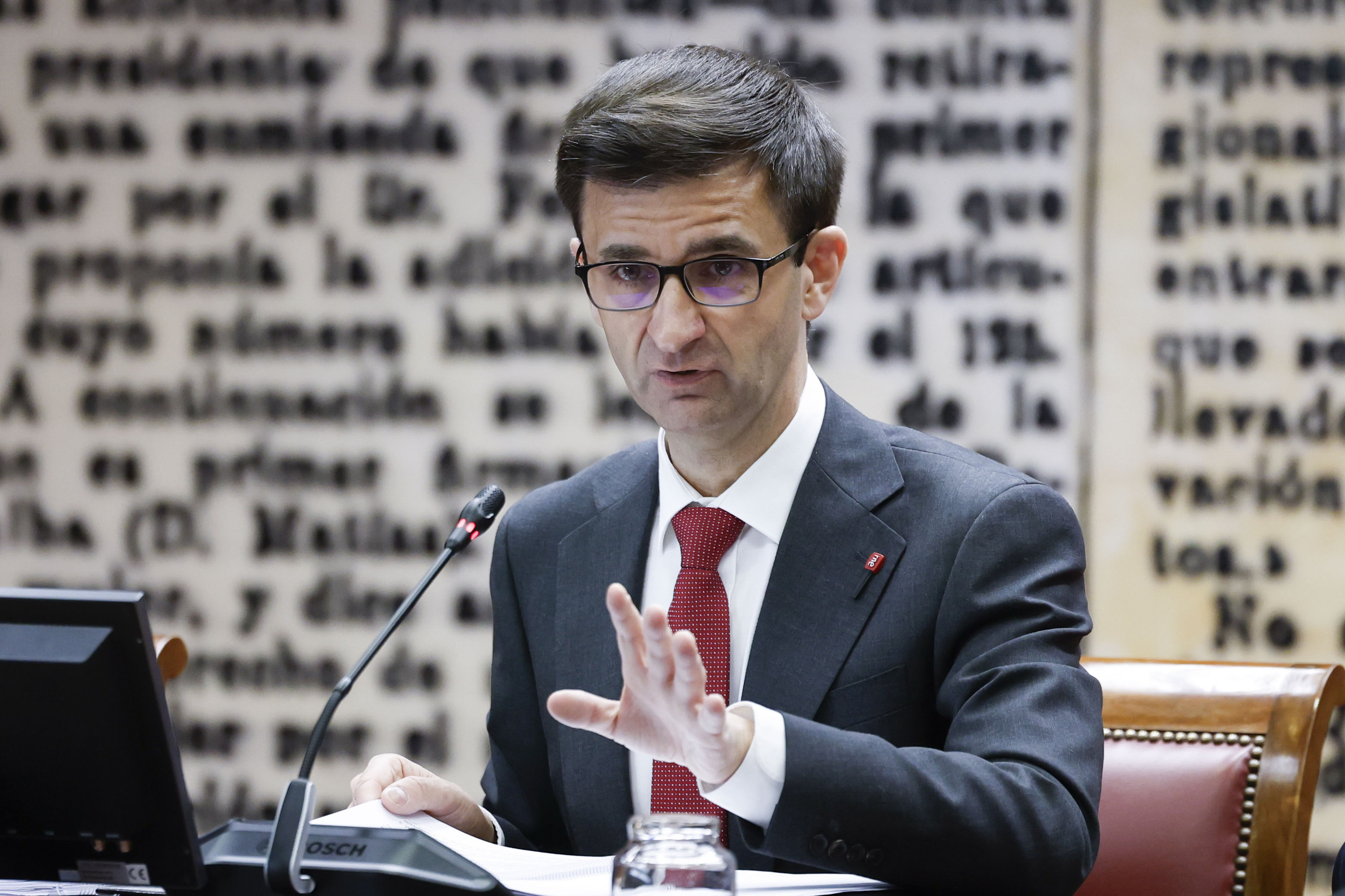 Jose Pablo Lopez RTVEko presidentea, gaur, Espainiako Senatuan. JUAN CARLOS HIDALGO / EFE