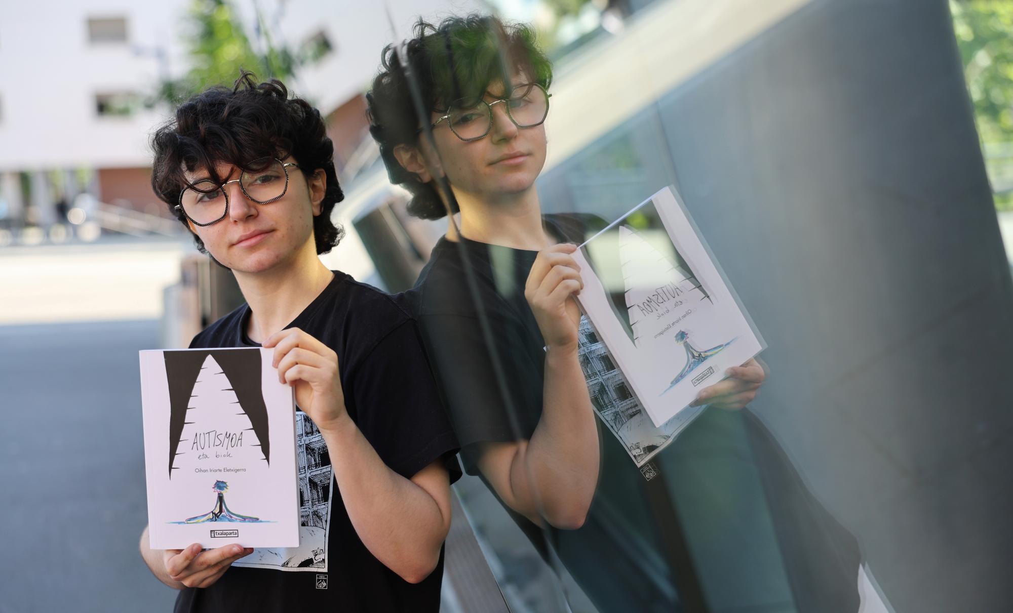 (ID_14906624) (Oskar Matxin Edesa/@FOKU) 2025-04-28, Bilbo. Oihan Iriarte, marrazkilaria, Autismoa eta biok liburuaren egilea